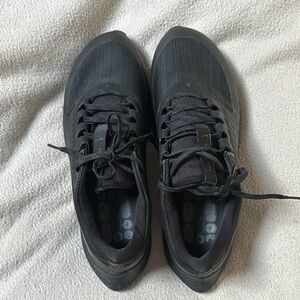 Nike Black Athletic Shoes Sleek Design